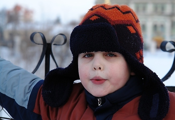 포토 JPG 해외이미지 모자 1 계절 남자 얼굴 어린이 겨울 한명 사람 소년 야외 파란색 머리 추위 해외포토 잡화 컬러 신체부위 파일형식 이미지허브
