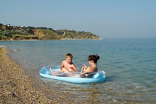 포토 JPG 해외이미지 라이프스타일 남자 어린이 파도 바다 휴가 사람 소년 두명 물 파란색 태양 뷰티 우주 희망 자유 해외포토 자연요소 감정 컬러 컨셉 생활 파일형식 이미지허브