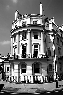 포토 JPG 해외이미지 건축양식 부동산 주택 흑백 사람없음 세로 역사 런던 해외포토 건축 영국 촬영기법 건물 재산 파일형식 이미지허브