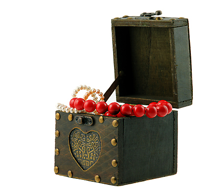 포토 JPG 해외이미지 조각 결혼 백그라운드 목걸이 팔찌 선물 사랑 사람없음 목재 장식 빛 쇼핑 상자 뷰티 검은색 골동품 하트 오픈 화려 재산 고급 은색 신비 나무상자 보석 구슬 오브젝트 질감 보안 수납 해적 보물 브로치 고립 궤 팬던트 해외포토 모양 나무 감정 컬러 컨셉 재료 장신구 안전 이벤트 금융 광석 도둑 파일형식 이미지허브