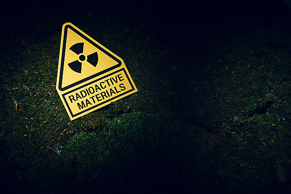 포토 JPG 스튜디오촬영 실내 사람없음 어둠 오염 위험 원자력 방사능 원자력발전기호 토양오염 표식 피폭 국내포토 기호 컨셉 내부 에너지 환경오염 파일형식