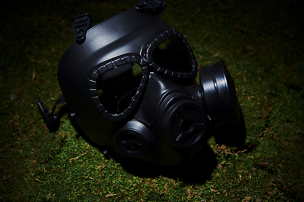 포토 JPG 스튜디오촬영 실내 사람없음 어둠 위험 원자력 방독면 방사능 피폭 국내포토 컨셉 마스크 내부 에너지 파일형식