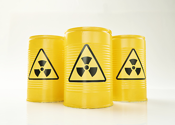 포토 JPG 스튜디오촬영 실내 사람없음 위험물 위험 흰배경 드럼통 원자력 방사능 원자력발전기호 국내포토 기호 백그라운드 컨셉 내부 에너지 흰색 파일형식