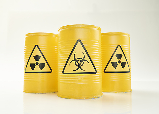 포토 JPG 스튜디오촬영 실내 사람없음 위험물 위험 흰배경 드럼통 원자력 방사능 원자력발전기호 국내포토 기호 백그라운드 컨셉 내부 에너지 흰색 파일형식