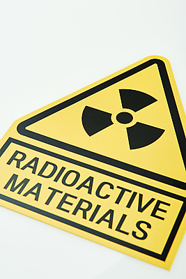 포토 JPG 스튜디오촬영 실내 사람없음 팻말 위험 흰배경 원자력 방사능 원자력발전기호 표식 국내포토 기호 백그라운드 컨셉 프레임 내부 에너지 흰색 파일형식
