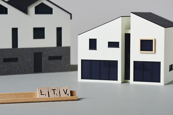 포토 JPG 스튜디오촬영 회색배경 부동산 주택 실내 사람없음 단어 계약 건축모형 부동산거래 부동산시장 부동산정책 분양 나무블록 주택대출 담보대출 국내포토 문자 백그라운드 비즈니스 내부 건물 목재 모형 블록 회색 시장 재산 대출 정책 파일형식