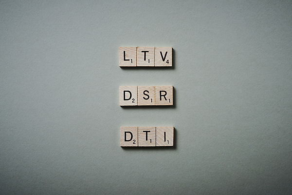 포토 JPG 스튜디오촬영 회색배경 부동산 실내 사람없음 단어 하이앵글 계약 부동산거래 부동산시장 부동산정책 분양 나무블록 주택대출 담보대출 국내포토 문자 뷰포인트 백그라운드 비즈니스 내부 목재 블록 회색 시장 재산 대출 정책 파일형식