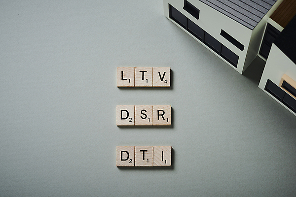 포토 JPG 스튜디오촬영 회색배경 부동산 주택 실내 사람없음 단어 하이앵글 계약 건축모형 부동산거래 부동산시장 부동산정책 분양 나무블록 주택대출 담보대출 국내포토 문자 뷰포인트 백그라운드 비즈니스 내부 건물 목재 모형 블록 회색 시장 재산 대출 정책 파일형식