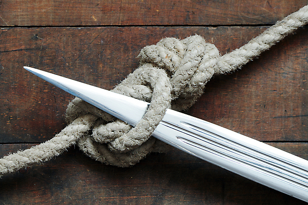 포토 JPG 해외이미지 밧줄 줄 나선형 사람없음 힘 퍼즐 고리 칼날 당기기 칼 유연 날카로움 실타래 문제 단검 문제해결 옛날 해외포토 무기 무늬 모션 검 파일형식 이미지허브