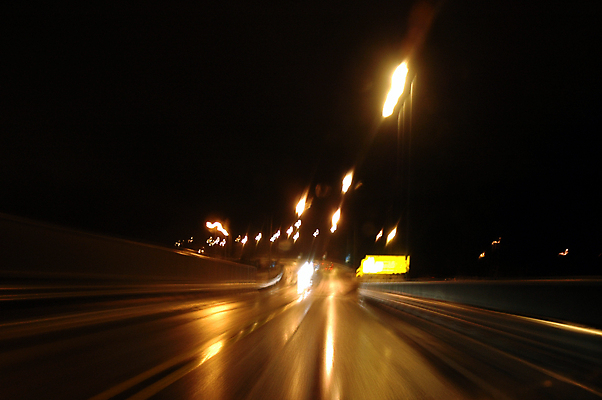 포토 JPG 해외이미지 도로 포즈 모션 자동차 거리 노르웨이 사람없음 빛 울타리 어둠 운전 젖음 램프 매끈함 야간 보험 방법 해외포토 자연요소 유럽 길 육상교통 교통시설 조명 담장 감각 파일형식 이미지허브