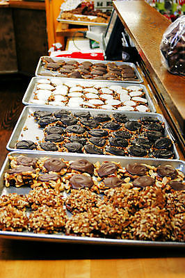 포토 JPG 해외이미지 음식 디저트 사탕 요리 사람없음 갈색 상점 초콜릿 흰색 달콤 맛 설탕 먹기 칼로리 프랄린 맛있는 해외포토 컬러 컨셉 모션 파일형식 이미지허브