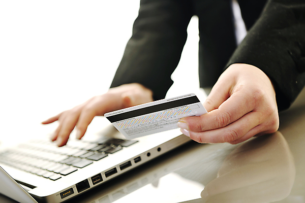 포토 JPG 해외이미지 1 행복 얼굴 돈 인터넷 비즈니스 모바일 관리 미소 사람 성인 사람없음 금융 노트북 쇼핑 컴퓨터 뷰티 상점 공책 흰색 잡기 업무 작업 신용카드 구매 플라스틱 무선전화기 고객 상업 온라인 전자상거래 매각 인출 해외포토 감정 컬러 모션 재질 문구용품 표정 신체부위 경제 전자제품 재산 전화기 파일형식 이미지허브