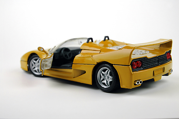 포토 JPG 해외이미지 모델 어린이 스포츠 자동차 놀이 노르웨이 선물 사람없음 장난감 운동 노란색 금속 운전 흰색 오픈 바퀴 시장 클래식 오브젝트 오픈카 속도 쉬는시간 보험 고립 임대 자동 해외포토 유럽 육상교통 컬러 컨셉 모션 승용차 재질 휴식 건강 사람 경제 파일형식 이미지허브