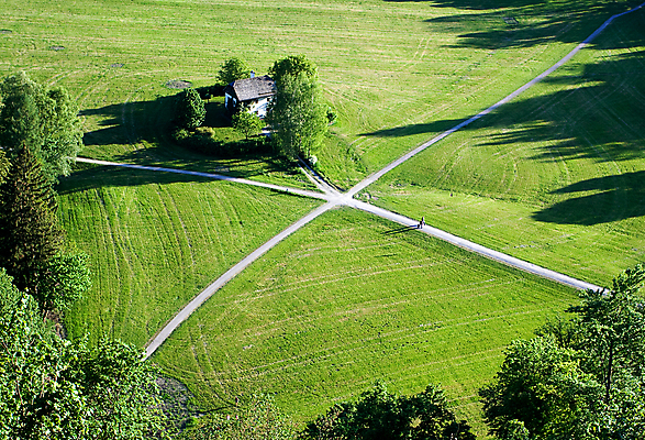 포토 JPG 해외이미지 나무 외관 공원 도로 길 여행 밭 가족 주택 사람 사람없음 야외 건물 초록색 그룹 오스트리아 선택 고독 계획 숲 오솔길 강의 땅 교차로 지역 방법 선로 잘츠부르크 해외포토 식물 건축물 공공시설 감정 유럽 컬러 컨셉 농업 관계 교통시설 파일형식 이미지허브
