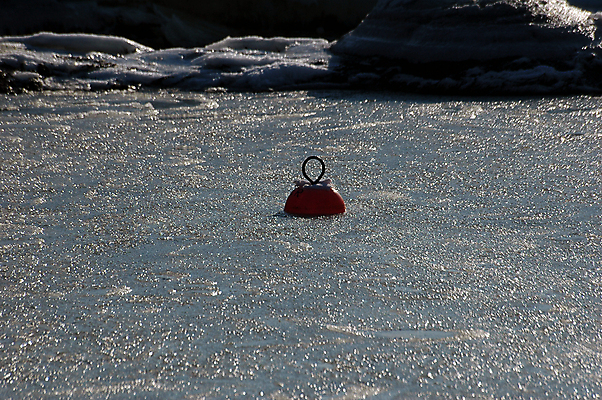 포토 JPG 해외이미지 바다 백그라운드 겨울 공 자연 표면 노르웨이 사람없음 물 파란색 태양 냉동 얼음 추위 위험 크리스탈 닻 부표 비용 해외포토 자연요소 계절 유럽 컬러 컨셉 경제 광석 생태계 파일형식 이미지허브