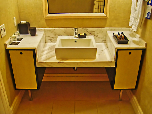 포토 JPG 해외이미지 디자인 벽 건축양식 호텔 주택 실내 사람없음 내부 장식 물 뷰티 유행 목욕 거울 젖음 욕실 재산 고급 빨래 배열 계산대 묘사 싱크대 만족 화장실 조리대 심플 변기 위생관리 스타일 해외포토 자연요소 건축 감정 컨셉 가사 숙소 관리 건물 금융 청결 개수대 파일형식 이미지허브