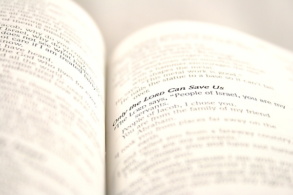 포토 JPG 해외이미지 전통 종교 종이 아들 사랑 사람없음 단어 교회 평화 검은색 성경 흰색 기도 최고 예수 성자 사인 신성 천국 귀족 오메가 지옥 헬프 해외포토 문자 감정 컬러 컨셉 종교용품 가족 종교건축 건물 도움 신_종교 파일형식 이미지허브