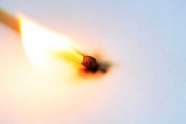 포토 JPG 해외이미지 종이 불 불꽃 경기 사람없음 목재 빛 뜨거움 위험 장작 열정 연소 해외포토 자연요소 나무 감정 스포츠 컨셉 재료 파일형식 이미지허브