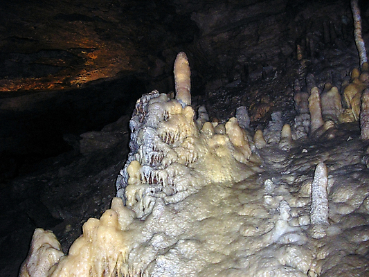포토 JPG 해외이미지 여행 자연 사람없음 빛 흐름 동굴 콘센트 전기에너지 아래 종유석 후보 해외포토 컨셉 에너지 방향 생태계 위치 파일형식 이미지허브