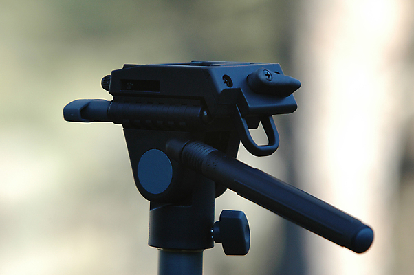 포토 JPG 해외이미지 노르웨이 서기 안전 사람없음 금속 검은색 사진촬영 도구 공구 나사 닫기 발사 사진사 묘사 오브젝트 회전 삼각대 조절 사방 제어 해외포토 유럽 컬러 모션 재질 촬영 작가 파일형식 이미지허브