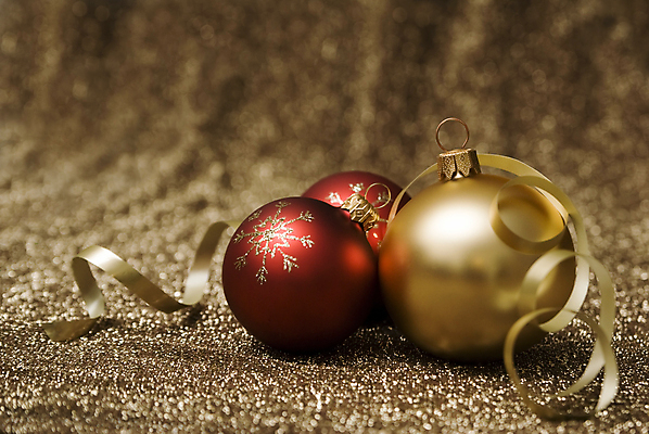 포토 JPG 해외이미지 리본 크리스마스 공 사람없음 장식 빨간색 노란색 눈송이 황금 카피스페이스 해외포토 기념일 컬러 눈_날씨 공백 파일형식 이미지허브