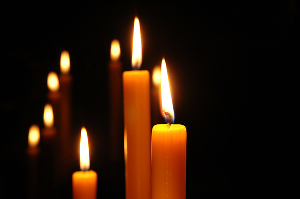 포토 JPG 해외이미지 불 전등 부활절 주택 노르웨이 사람없음 장식 빛 노란색 축제 낭만 축하 뜨거움 일주일 야간 연소 화상 해외포토 자연요소 기념일 유럽 컬러 컨셉 조명 건물 상처 파일형식 이미지허브