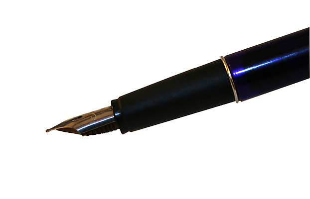 포토 JPG 해외이미지 종이 비즈니스 통신 잉크 사람없음 파란색 펜 흰색 기록 그리기 클래식 고급 편지 계약 오브젝트 사인 분수 그림 문서 고립 넘어짐 필기체 스타일 해외포토 문자 컬러 컨셉 모션 필기구 파일형식 이미지허브