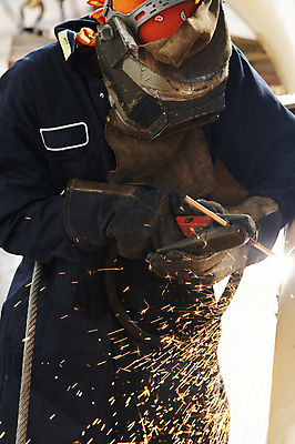 포토 JPG 해외이미지 직업 산업 불꽃 가면 안전 사람없음 금속 손전등 업무 제조 용접공 철강 화상 해외포토 재질 불 조명 작업 상처 파일형식 이미지허브