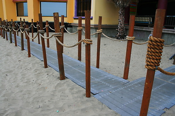 포토 JPG 해외이미지 디자인 도로 길 밧줄 모래 패턴 건축양식 창문 자연 하늘 날씨 휴가 항해 사람없음 야외 건물 목재 장식 모래사장 오픈 그룹 보행로 오솔길 통로 무한 방법 줄서기 해외포토 나무 건축물 건축 줄 바다 무늬 배_교통 재료 교통시설 모션 생태계 파일형식 이미지허브