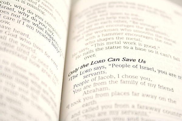 포토 JPG 해외이미지 전통 종교 종이 아들 사랑 사람없음 단어 교회 평화 검은색 성경 흰색 기도 최고 예수 성자 사인 신성 천국 귀족 오메가 지옥 헬프 해외포토 문자 감정 컬러 컨셉 종교용품 가족 종교건축 건물 도움 신_종교 파일형식 이미지허브