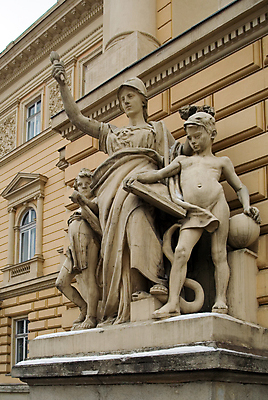 포토 JPG 해외이미지 교육 어린이 조각 과학 사람없음 책 빛 손전등 가르침 뱀 대학교 우크라이나 해외포토 유럽 학교 파충류 조명 사람 파일형식 이미지허브