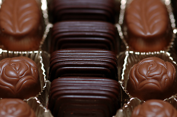 포토 JPG 해외이미지 음식 백그라운드 디저트 기념 발렌타인데이 노르웨이 사탕 선물 사람없음 갈색 초콜릿 기쁨 최고 달콤 맛 수집 먹기 비만 크림 묘사 아로마 칼로리 캐러멜 맛있는 해외포토 감정 유럽 컬러 컨셉 모션 데이이벤트 몸매 파일형식 이미지허브