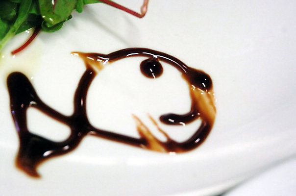 포토 JPG 해외이미지 접시 잎 어류 요리 사람없음 장식 초록색 샐러드 흰색 기름 서식 해외포토 식물 식기 음식 컬러 수중동물 파일형식 이미지허브