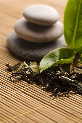 포토 JPG 해외이미지 잎 티타임 근접촬영 사람없음 아웃포커스 쌓기 조약돌 찻잎 녹차잎 해외포토 식물 뷰포인트 모션 휴식 촬영기법 차_음료 돌_바위 녹차 파일형식 이미지허브