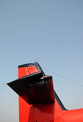 포토 JPG 해외이미지 여행 날개 부분 자국 바닥 비행기 사람없음 파란색 화물 덮개 역 큼 아래 전시회 사인 꼬리 승객 우주산업 종료 기간 대칭 대패 모스크바 해외포토 산업 컬러 항공교통 교통시설 대중교통 우주 전시 운송업 뚜껑 크기 방향 러시아 위치 파일형식 이미지허브