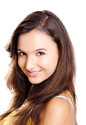 포토 JPG 해외이미지 백인 1 학생 라이프스타일 응시 여자 행복 얼굴 포즈 백그라운드 갈색머리 한명 미소 사람 10대 청춘 뷰티 귀여움 흰색 표현 신선 닫기 달콤 내추럴 고립 해외포토 서양인 헤어스타일 시선 감정 컬러 컨셉 모션 청소년 표정 생활 신체부위 맛 파일형식 이미지허브