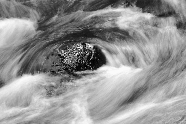 포토 JPG 해외이미지 자연 사람없음 물 강 검은색 폭포 회색 바위 흰색 부드러움 해외포토 자연요소 컬러 돌_바위 감각 생태계 파일형식 이미지허브