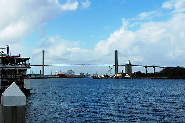 포토 JPG 해외이미지 나무 하늘 사람없음 건물 물 파란색 강 젖음 화물 도시 사바나 조지아 해외포토 자연요소 식물 건축물 컬러 운송업 동유럽 파일형식 이미지허브