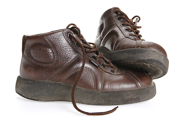 포토 JPG 해외이미지 도로 신발 사람없음 갈색 힘 보호 심볼 피부 먼지 방법 옛날 해외포토 레이스천 길 컬러 컨셉 교통시설 신체부위 직물 파일형식 이미지허브