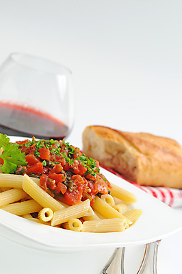 포토 JPG 해외이미지 음식 파스타 건강 요리 사람없음 컬러풀 식사 저녁식사 신선 이탈리아음식 토마토소스 점심식사 맛있는 해외포토 컬러 서양음식 소스_음식 파일형식 이미지허브