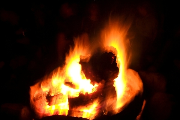 포토 JPG 해외이미지 따뜻함 사람없음 빛 검은색 어둠 힘 뜨거움 더위 위험 모닥불 바비큐 굽기 매움 화재 엘리먼트 점화 지옥 화상 해외포토 음식 컬러 컨셉 불 날씨 맛 상처 사건 구이 파일형식 이미지허브