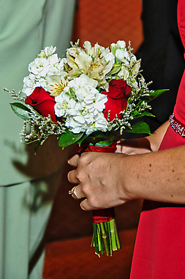 포토 JPG 해외이미지 백인 전통 라이프스타일 드레스 여자 꽃 행복 꽃다발 결혼 결혼식 기념 사랑 사람 사람없음 빨간색 뷰티 기쁨 흰색 축하 잡기 아내 가운 우아함 기회 다이아몬드 해외포토 서양인 식물 옷 감정 컬러 컨셉 모션 이벤트 생활 보석 파일형식 이미지허브