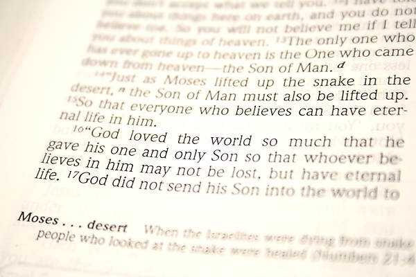 포토 JPG 해외이미지 전통 종교 종이 아들 사랑 사람없음 단어 교회 평화 검은색 성경 흰색 기도 최고 예수 성자 사인 신성 천국 귀족 오메가 지옥 헬프 해외포토 문자 감정 컬러 컨셉 종교용품 가족 종교건축 건물 도움 신_종교 파일형식 이미지허브