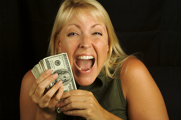 포토 JPG 해외이미지 서양인 응시 여자 행복 지폐 돈 검은배경 실내 한명 웃음 들기 상반신 성인 앞모습 금융 경제 달러 돈다발 외화 욕심 100달러 성인여자한명만 해외포토 외국인 1 시선 감정 뷰포인트 백그라운드 모션 표정 사람 내부 검은색 재산 여자한명만 성인여자만 파일형식 이미지허브