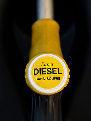 포토 JPG 해외이미지 표시 근접촬영 사람없음 아웃포커스 주유기 디젤 주유건 해외포토 뷰포인트 촬영기법 기계 주유 파일형식 이미지허브