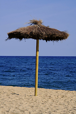 포토 JPG 해외이미지 1 외관 모래 바다 여행 백그라운드 밭 우산 하늘 호텔 휴가 건조 그림자 사람없음 야외 물 파란색 태양 노란색 맑음 수확 시골 시간 원형 황금 정상 오두막 그늘 낟알 싱글 양산 심플 층 밀짚 내추럴 가림막 해외포토 자연요소 도형 컬러 농업 숙소 날씨 짚 파일형식 이미지허브