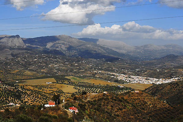 포토 JPG 해외이미지 여행 농업 하늘 산 주택 파노라마 경사 사람없음 야외 파란색 마을 맑음 흰색 시골 스페인 언덕 산등성이 내추럴 산악지대 조감도 해외포토 유럽 산업 컬러 날씨 촬영기법 건물 파일형식 이미지허브