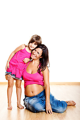 포토 JPG 해외이미지 여자 딸 행복 어린이 2 가족 포옹 엄마 주택 함께함 사랑 미소 웃음 사람 성인 두명 침묵 임산부 임신 기쁨 기다림 작음 태교 형제 고립 해외포토 남자 감정 컨셉 관계 안기 모션 표정 건물 소리 크기 파일형식 이미지허브