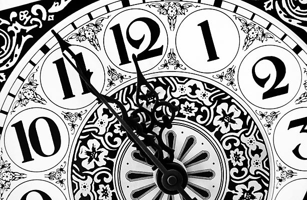 포토 JPG 해외이미지 손 디자인 시계 컨셉 2 사람없음 가로 사진촬영 시간 야간 부드러움 O 12 마감 분 옛날 해외포토 자연요소 알파벳 신체부위 숫자 촬영 감각 파일형식 이미지허브