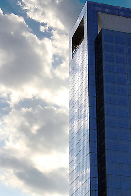 포토 JPG 해외이미지 주간 구름 직업 디자인 외관 벽 비즈니스 건축양식 창문 유리 하늘 표면 추상 사람없음 야외 건물 세로 금융 파란색 도시풍경 사무실 반사 탑 고층빌딩 도시 업무 시장 도심 건축가 큼 디자이너 상업 대도시 세련 해외포토 자연요소 건축물 건축 컬러 무늬 재질 풍경 빌딩 경제 작업 크기 파일형식 이미지허브